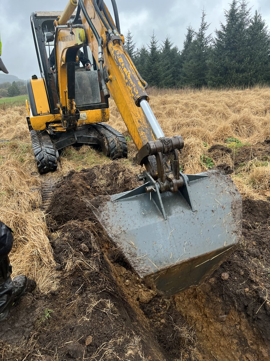 JamesMatthewman's tweet photo. Updated Rainfall. Totalling 720mm since January and still falling, quite heavy as well at the minute. Going to be way behind with the season as the temps are still cold and the course is over field capacity ๐๐ญ. What can you do but laugh ๐คช. #spring #whatspring @MaestegGreens https://t.co/tM7sLhJIK0