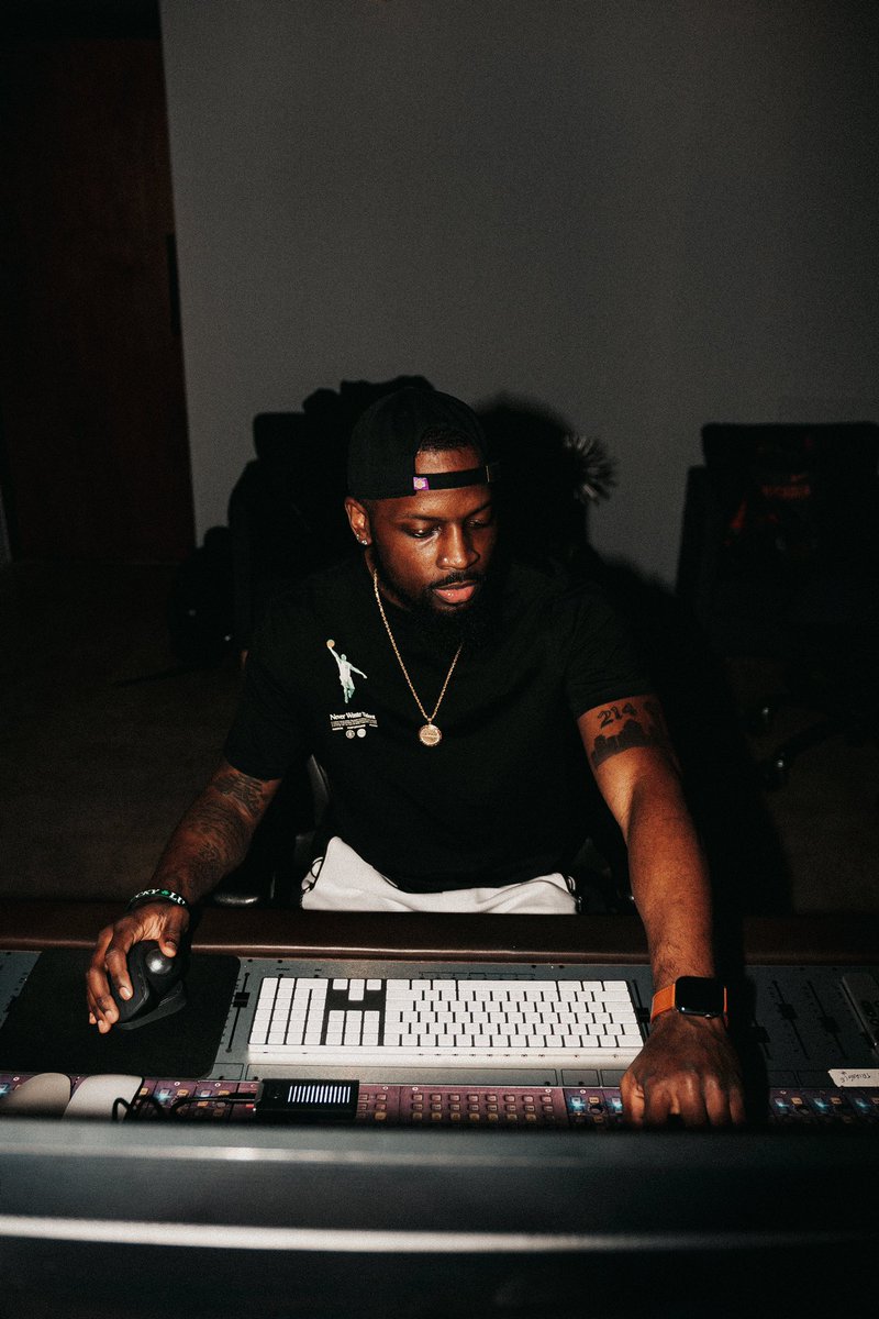 do u have yo passport? tweet media