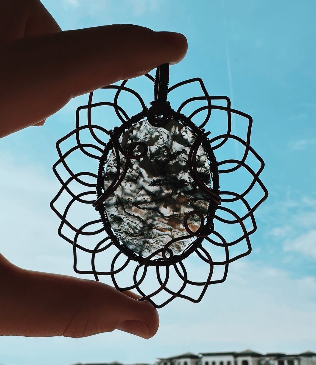 moss agate necklaces 👁️🌻

available March 31st at 8pm eastern time
