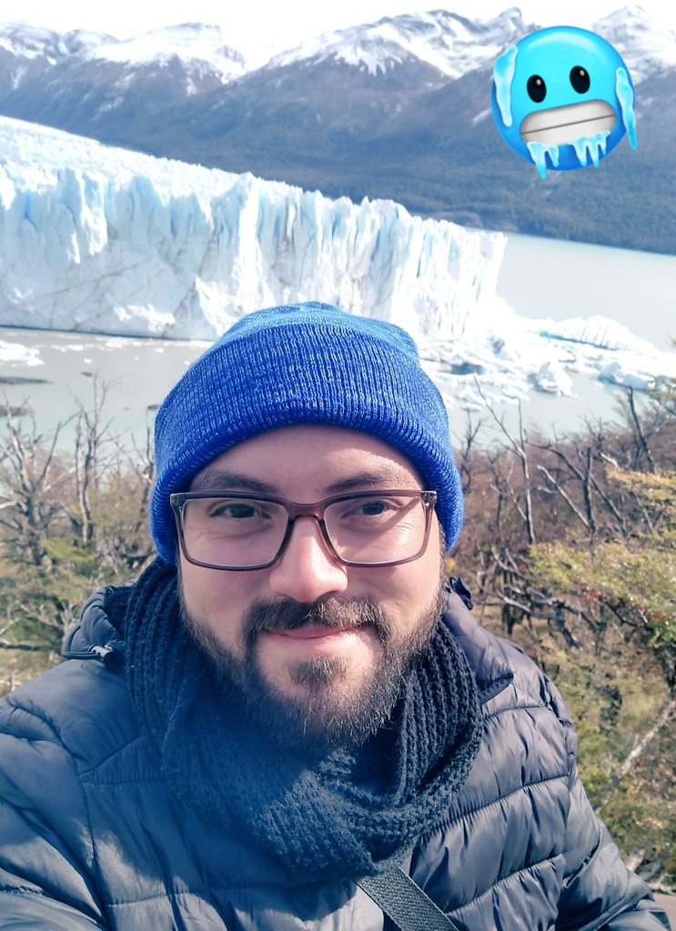 EmaHerreraOK's tweet photo. Muy en una, amigxs. 

(Y no, nunca voy a aprender a sacar selfies)

#PeritoMoreno #LagoEscondido #BandaDelInvierno https://t.co/v3rRaQsHXx