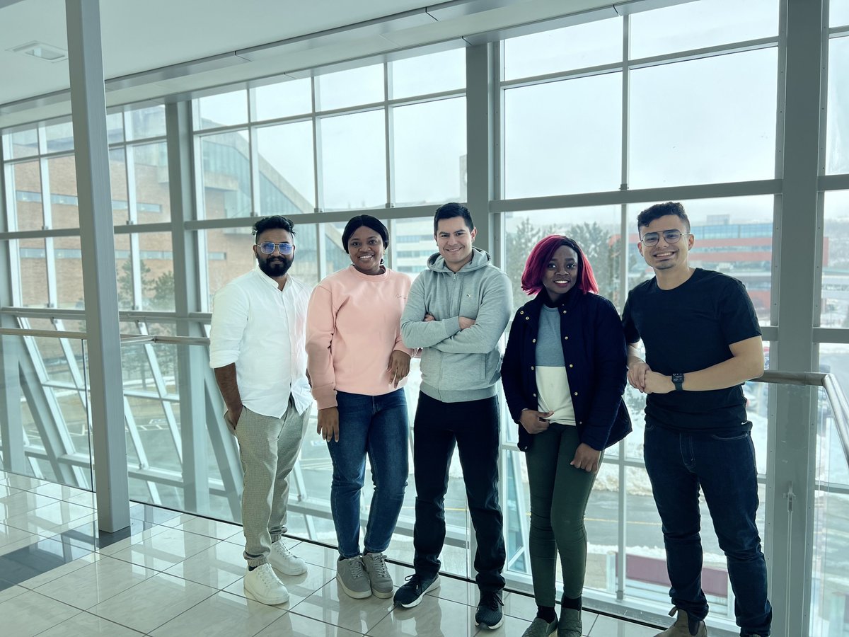 MUNSPE's tweet photo. Congratulations and a huge round of applause for our Petrobowl team: Juan Esteban Jaramillo Vele, Fransisca Duru, Juan Gabriel Vega, Manu Jossie William, Amarachi Okolie. This year, our team has done an excellent job and advanced to the semifinals. https://t.co/pHF0qDiaya