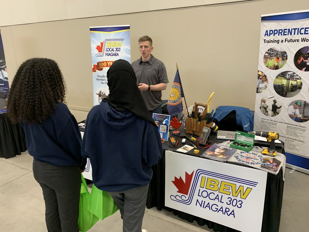 IBEW303Niagara's tweet photo. Great day for our membership development team at the #DSBN and #NCDSB #Trades Have No Gender event. Lots of networking with the young women of our future workforce. #IBEW #SkilledTrades #Niagara https://t.co/sAG4fdJRe5