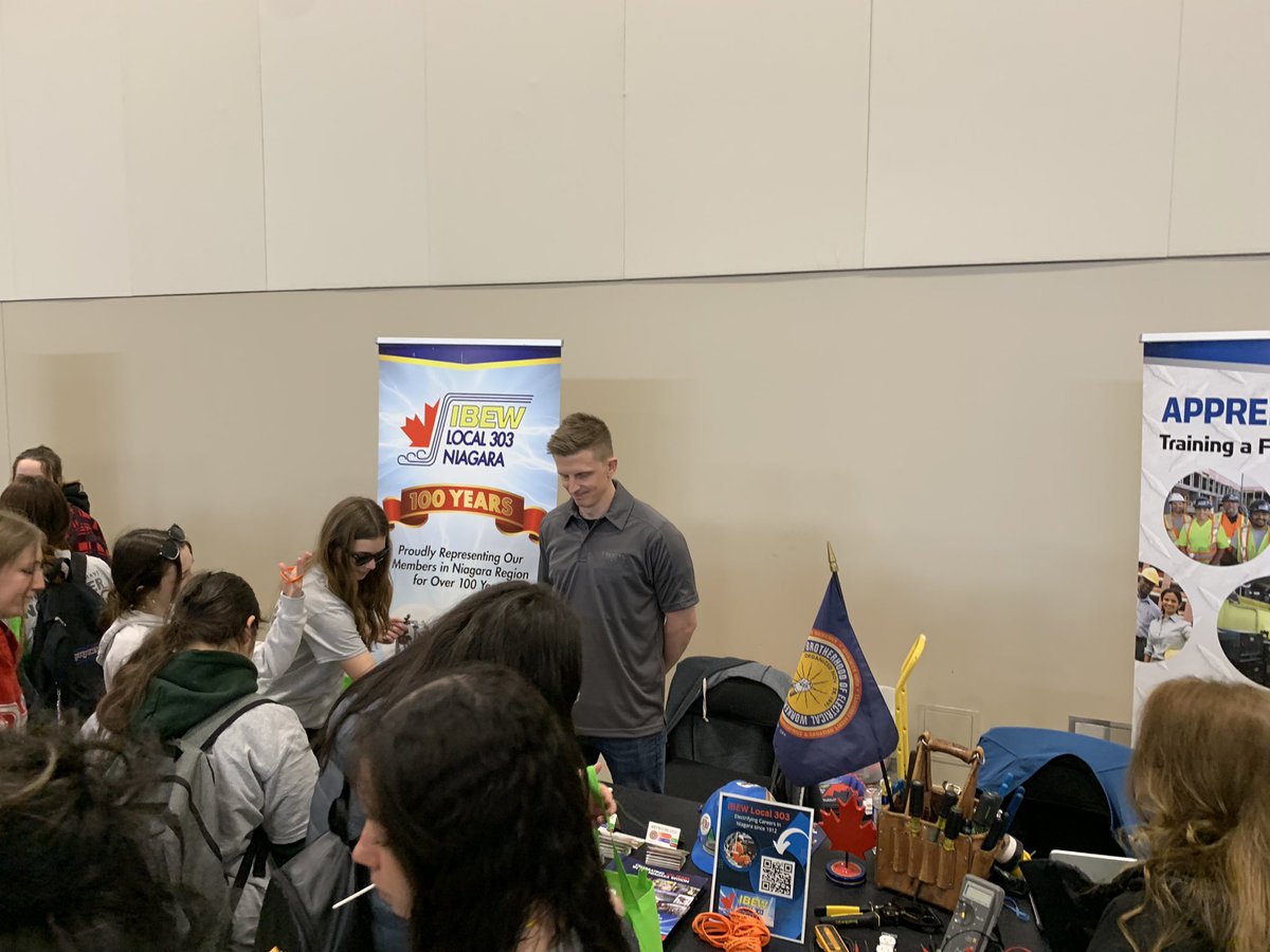 Great day for our membership development team at the #DSBN and #NCDSB #Trades Have No Gender event. Lots of networking with the young women of our future workforce. #IBEW #SkilledTrades #Niagara