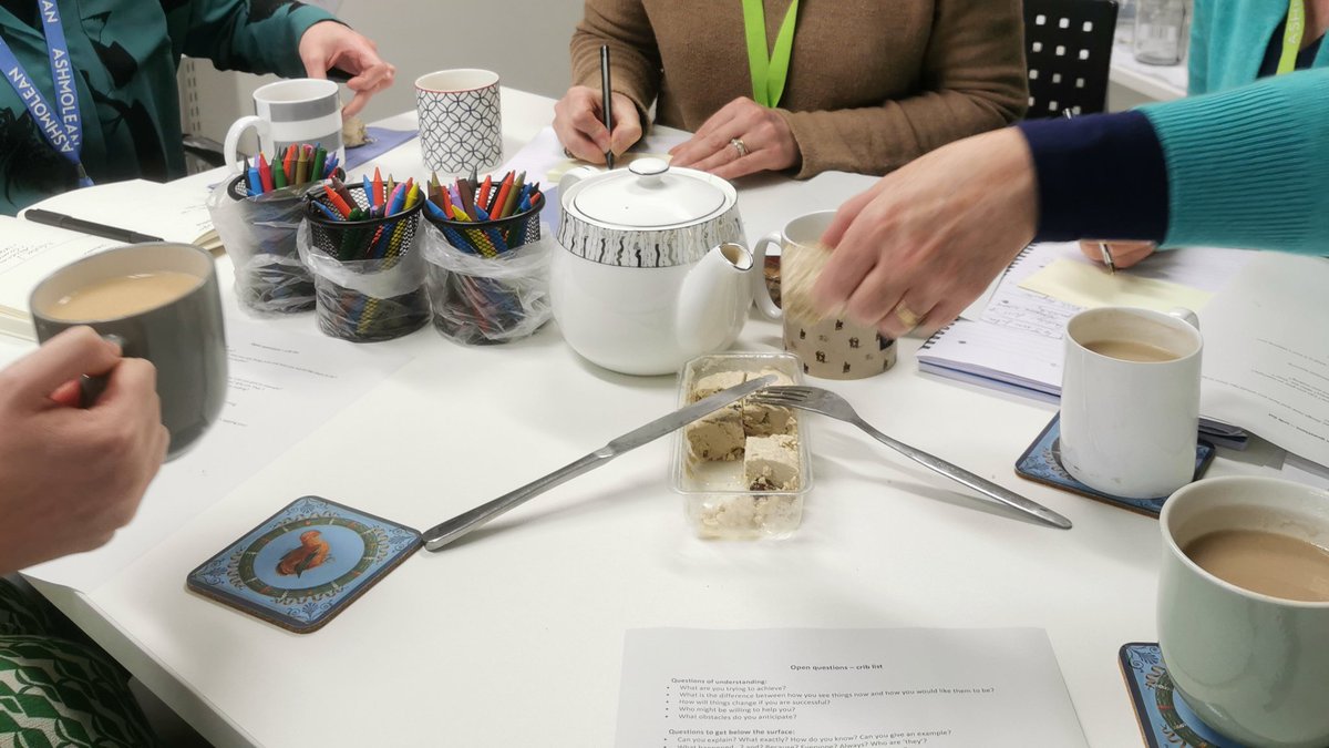 gkoutsika's tweet photo. One of those #lovemyjob days: starting with art #PrintRoom @AshmoleanMuseum, followed by sharing & supporting, fueled by 🍮☕, and ending @EuropeanCommiss marking the 25th anniversary of the Good Friday Agreement, through the story of #JohnHume, who 'made hope & history rhyme'. https://t.co/YWk9F4RfRx