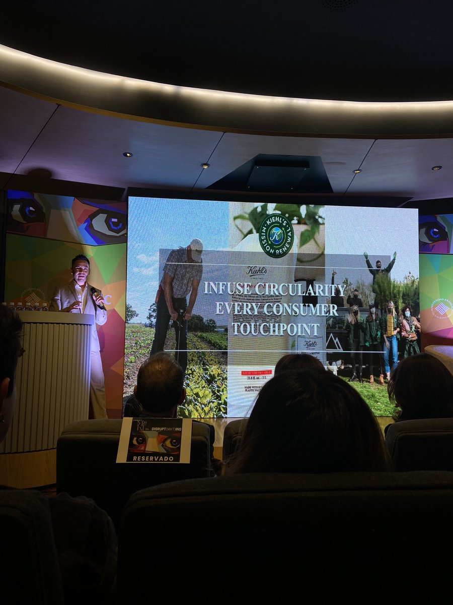 congreso disrupt(mkt)ing

<a href="/karlabarajas/">Karla Barajas</a> Kiehl’s: “87% de los consumidores están más dispuestos a comprar marcas que los hagan sentir vistos”

<a href="/MKTAnahuac/">MKT Anáhuac</a>