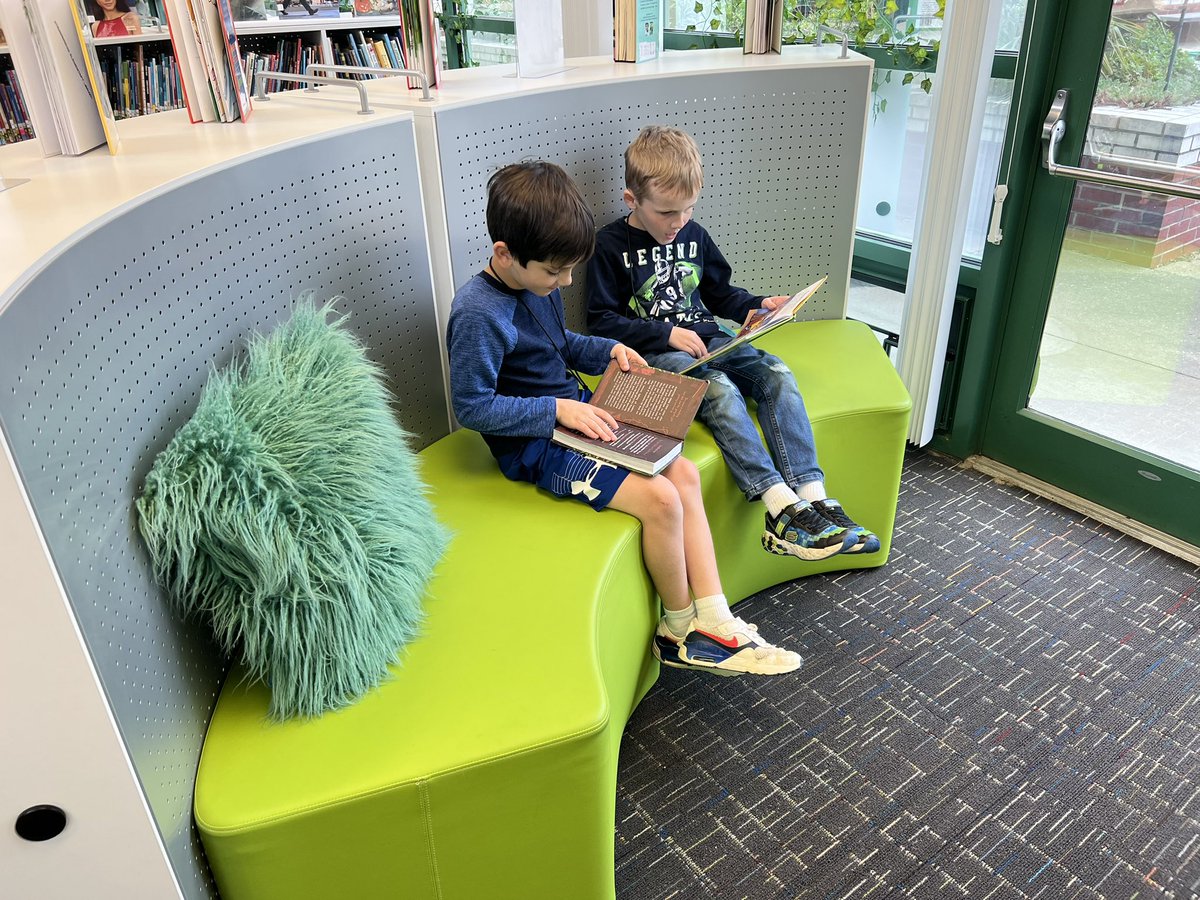 MrsPhillipsLMS's tweet image. It’s makerspace time for these boys….but they’d rather read! #readingnook
