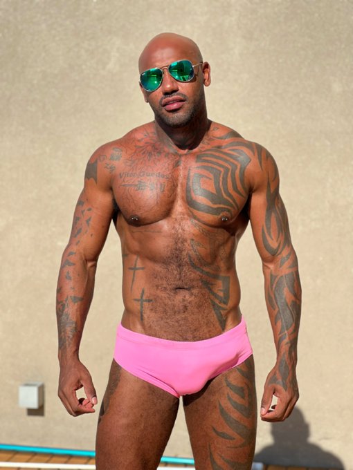 let's go to the pool/ vamos pra piscina ??♀? 

hot videos with the sun on onlyfans ?

https://t.co/n7ksKpKlK5????