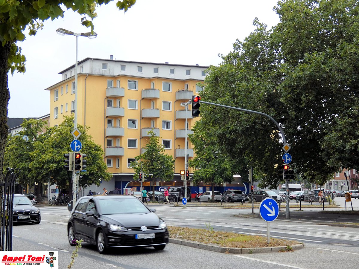 AmpelTomiDe's tweet photo. Dambach LSA "Holtenauer Str./ Knooper Weg" Kiel
Mehr auf https://t.co/pmocAdqsrT 🚦
#ampel #ampelanlage #lichtsignalanlage #trafficlight #verkeerslicht #trafiklys #trafikljus #trafikklys #liikennevalo #sygnalizacjaświetlna #feudecirculation #dambach #swarcotrafficsystems #kiel https://t.co/CRJWtYHm0U