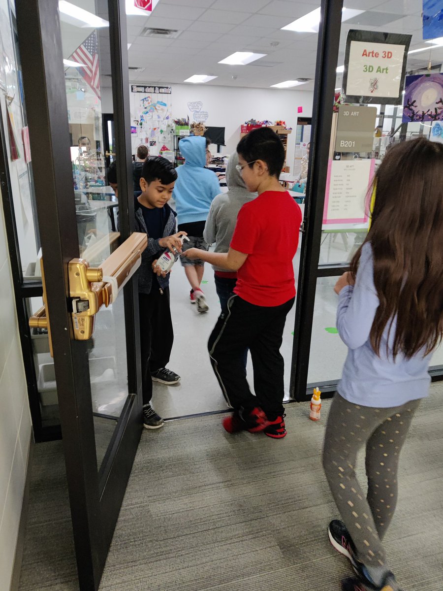 Jones_3D_ART's tweet photo. We had a student teacher today in 3D art who taught 3rd grade.

 Mr. Garza taught them about Siapo and helped them create their own artwork. @JonesAcademy1 https://t.co/8R6K7cogqB