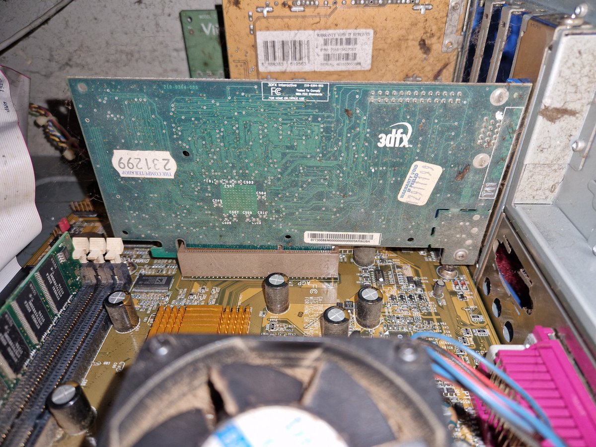 whybrow_joel's tweet photo. FINALLY #Voodoo3 #3Dfx https://t.co/blmcuk16UC