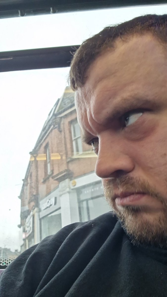 GFewkes's tweet photo. @eddiehallWSM eddie mate been told i look a little like you. Dont see it myself https://t.co/hW015ppKHj