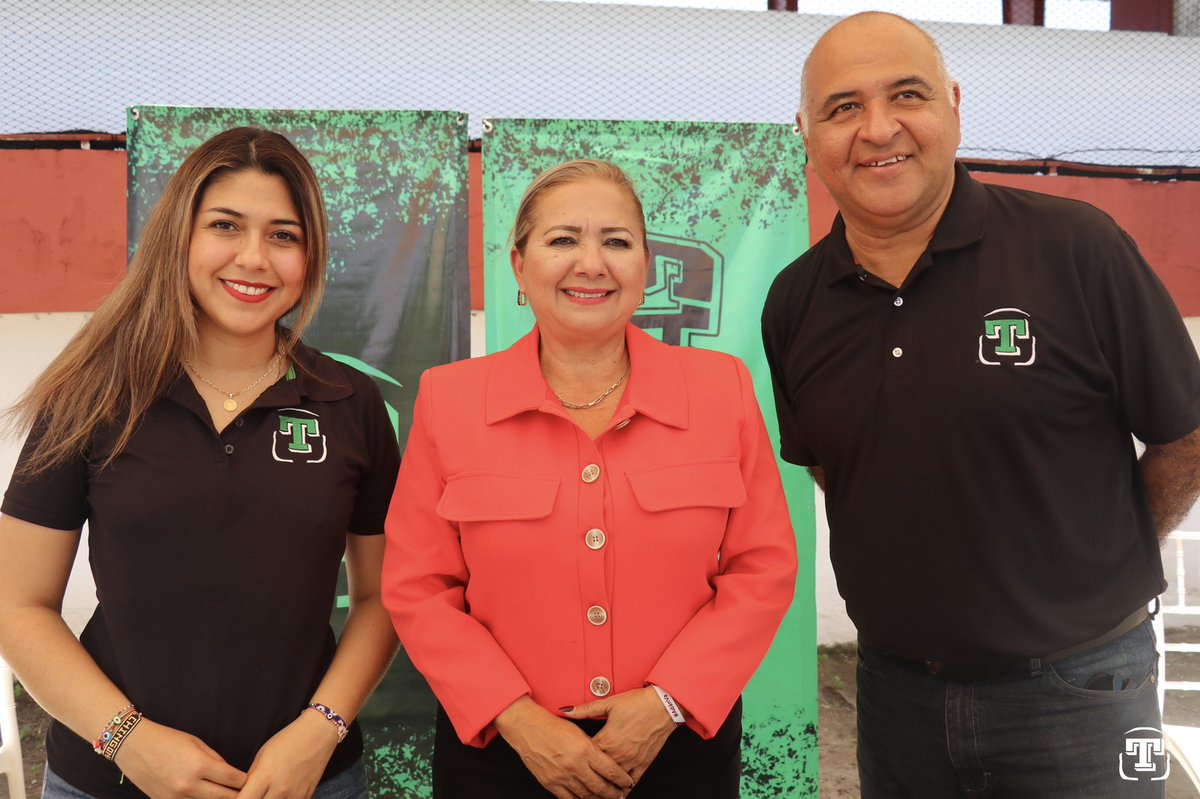 OlmecasTabasco's tweet photo. El 12 de abril Centla nos espera para el duelo 🆚 @leonesdeyucatan 🦁

La edil del @HCentla Lic. Lluvia Salas López junto a miembros de la Decur, presentaron en rueda de prensa el evento que se llevará a cabo es el Estadio Narno Cupil Galmiche 🏟 

#SomosOlmecas⚾️👊🏽 https://t.co/qMTcD3h9bl