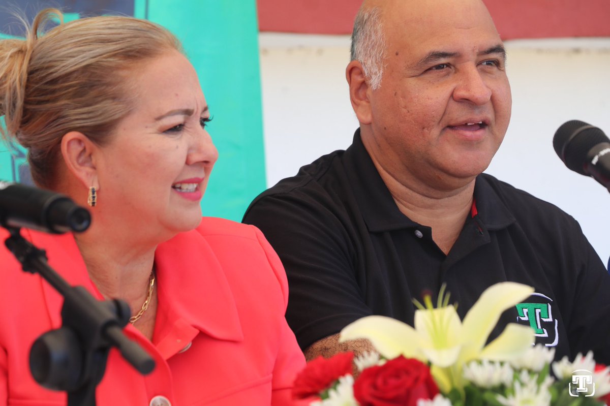 OlmecasTabasco's tweet photo. El 12 de abril Centla nos espera para el duelo 🆚 @leonesdeyucatan 🦁

La edil del @HCentla Lic. Lluvia Salas López junto a miembros de la Decur, presentaron en rueda de prensa el evento que se llevará a cabo es el Estadio Narno Cupil Galmiche 🏟 

#SomosOlmecas⚾️👊🏽 https://t.co/qMTcD3h9bl