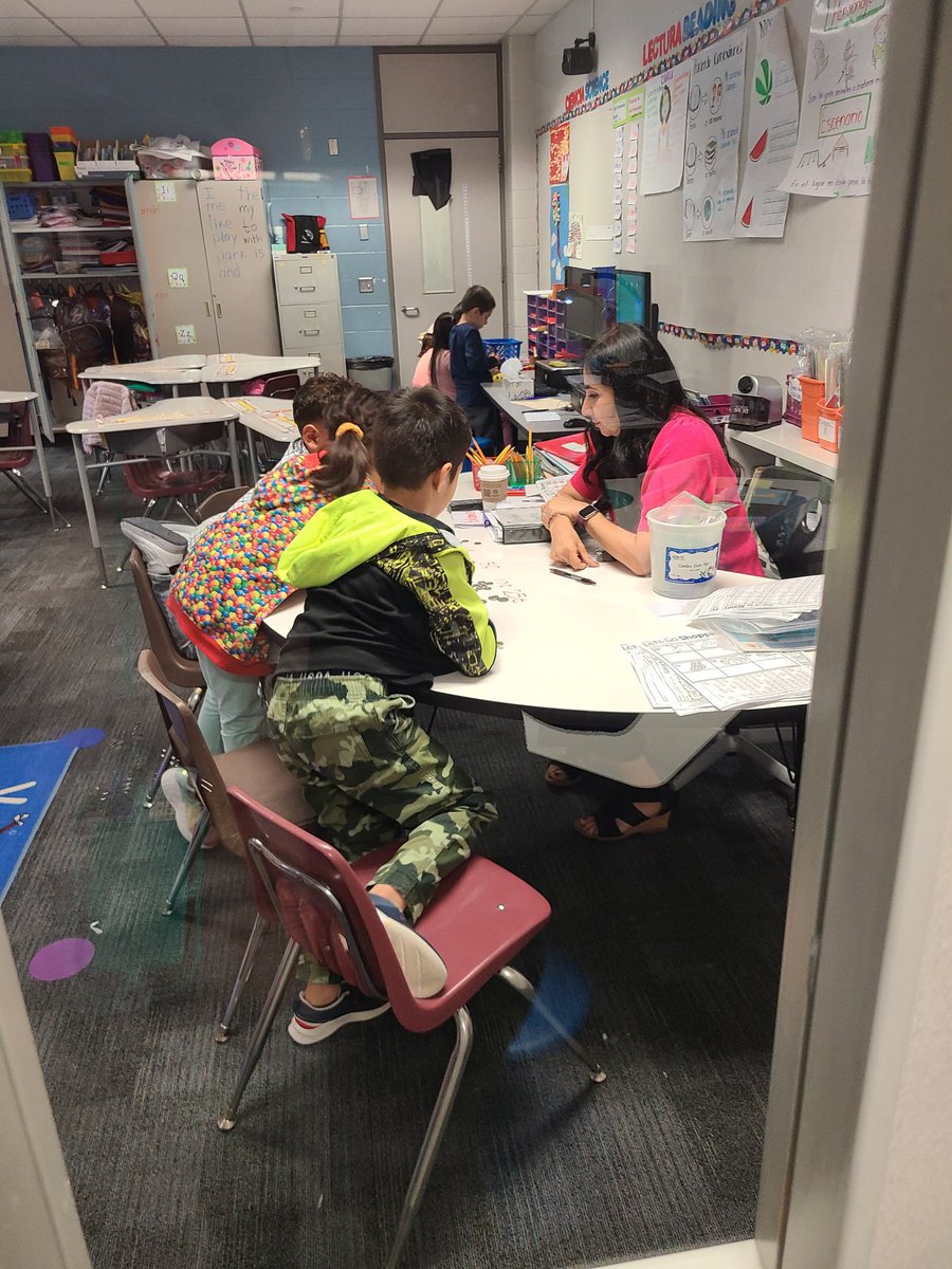 BeSmart_OFE's tweet image. I caught a class working in guided Math &amp;amp; learning stations today. Awesome job Mrs. Tiscareno&apos;s first grade class! Differentiated Math groups are essential to growing students 🌱#MarchMathMadness @HumbleElemMath