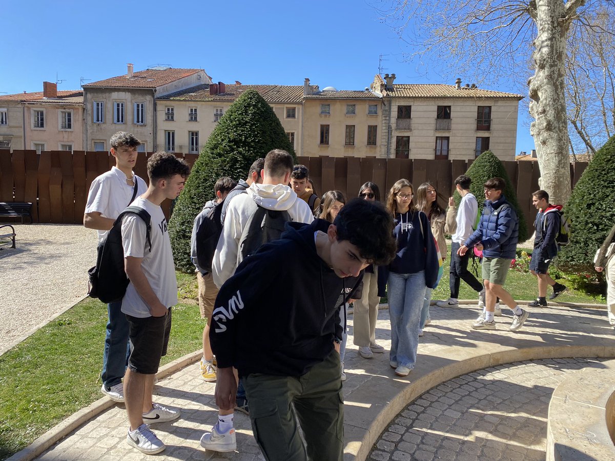 epiasabadell's tweet photo. de la República..., Un dia ple d'història, d'art i cultura. Però sobretot compartint la jornada amb el grup.
#2NBATXPIASABADELL https://t.co/QeZvvOoCvP