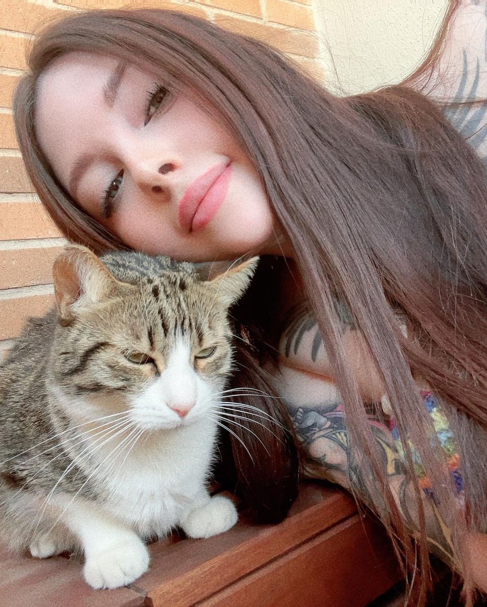 Angelina_bow24's tweet photo. Say hi if you’d eat me out 😻 https://t.co/wiajx1SRJe