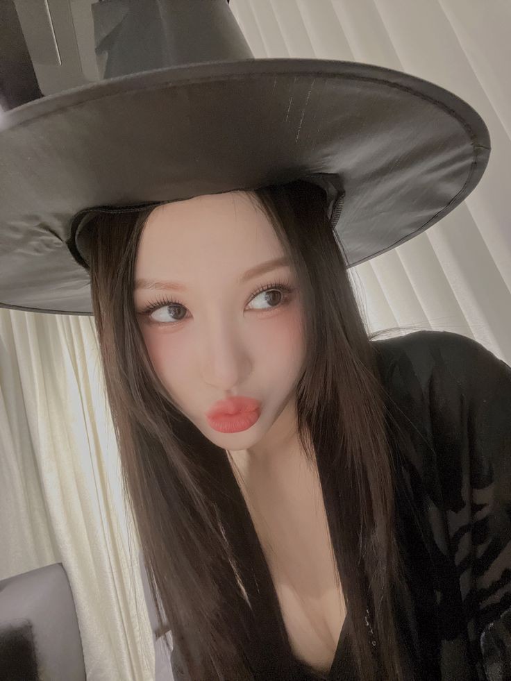hourlydeukae7's tweet photo. Siyeon - #시연 #SIYEON #드림캐쳐 #DREAMCATCHER @hf_dreamcatcher https://t.co/HLv72qSdD9
