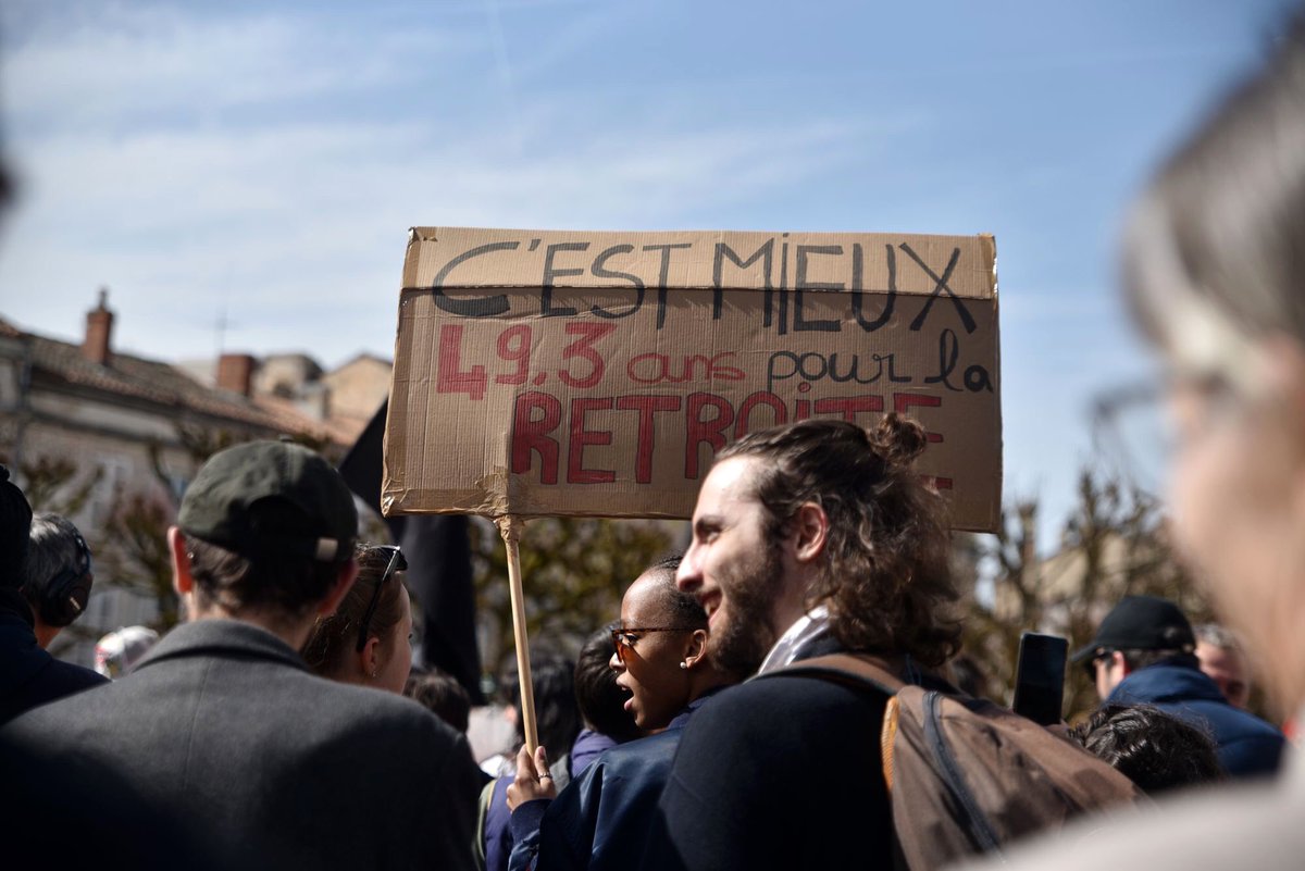 PdeChampsPhoto's tweet photo. Manif contre la réforme des retraites.
Angoulême, Charente. 28/03/2023
#Manif28Mars #greve28mars #ReformeDesRetaites #Manifestations28mars #France #angouleme #charente #Retraites #Macron https://t.co/auIFWB9XoH