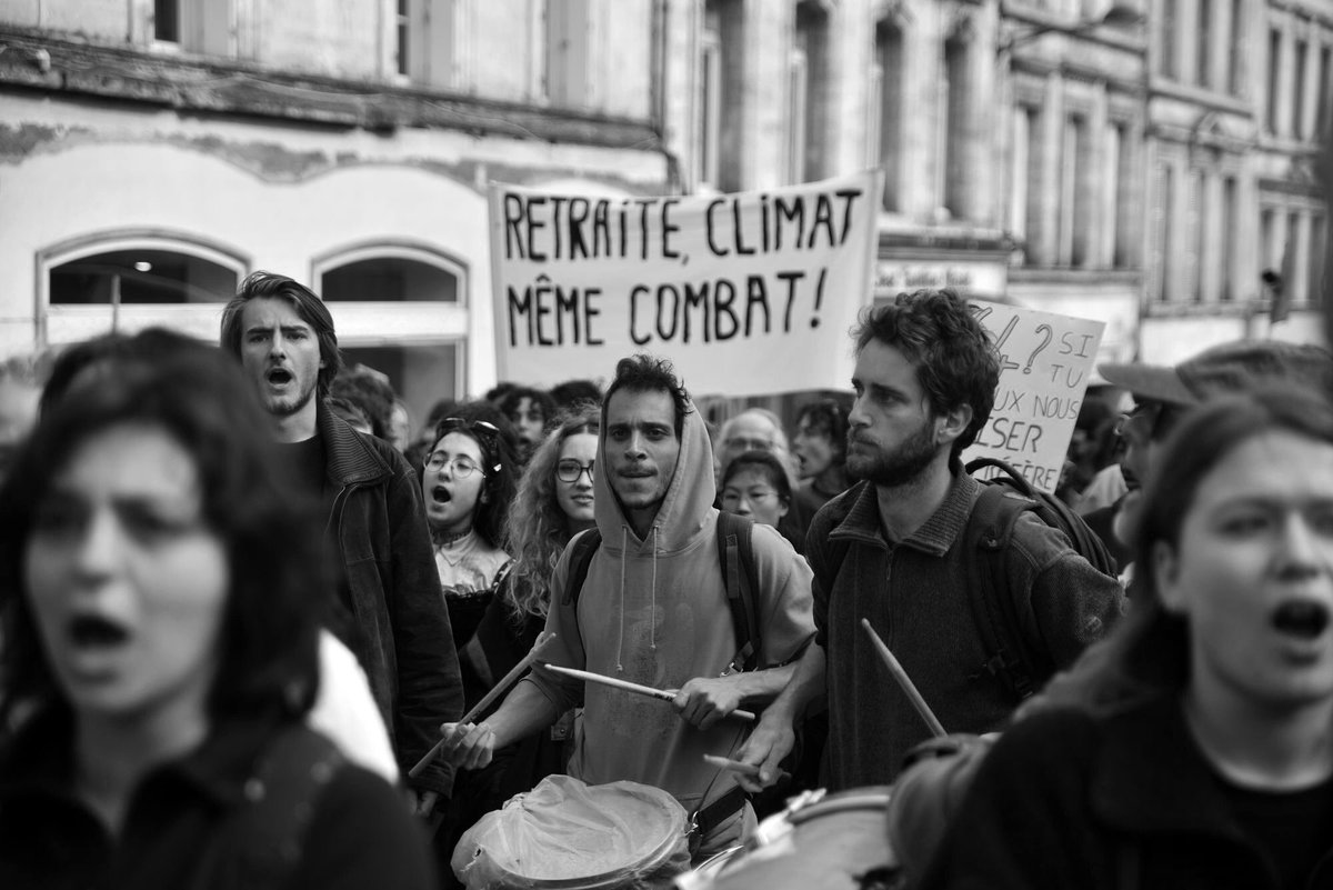 PdeChampsPhoto's tweet photo. Manif contre la réforme des retraites.
Angoulême, Charente. 28/03/2023
#Manif28Mars #greve28mars #ReformeDesRetaites #Manifestations28mars #France #angouleme #charente #Retraites #Macron https://t.co/auIFWB9XoH