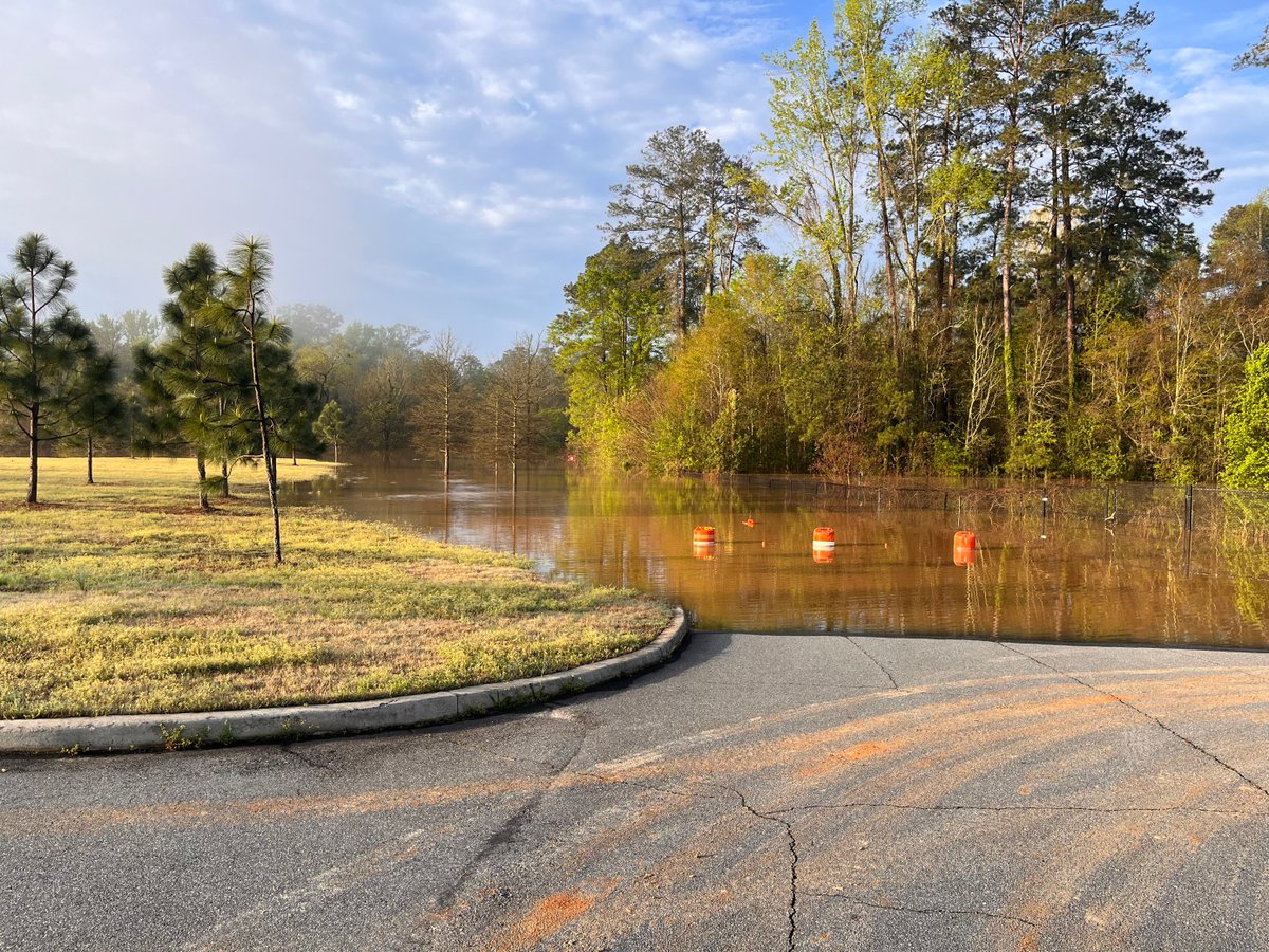 MaconBibbCounty's tweet photo. Amerson River Park and the Ocmulgee Heritage Trail are closed until further notice due to flooding from the Ocmulgee River. The Park and Heritage Trail are closed until the Ocmulgee River recedes and our crews can determine what cleanup needs to happen or repairs need to be made. https://t.co/SsgH1AV6bP