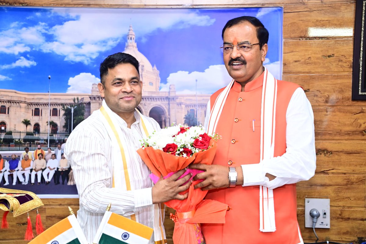 kpmaurya1's tweet photo. आज लख़नऊ आवास पर भारतीय जनता पार्टी उत्तर प्रदेश के नवनियुक्त प्रदेश महामंत्री श्री सुभाष यदुवंशी जी से शिष्टाचार भेंट कर उज्ज्वल कार्यकाल की शुभकामनाएं दी।
@MrYaduvansh https://t.co/VR4mXpsYR2