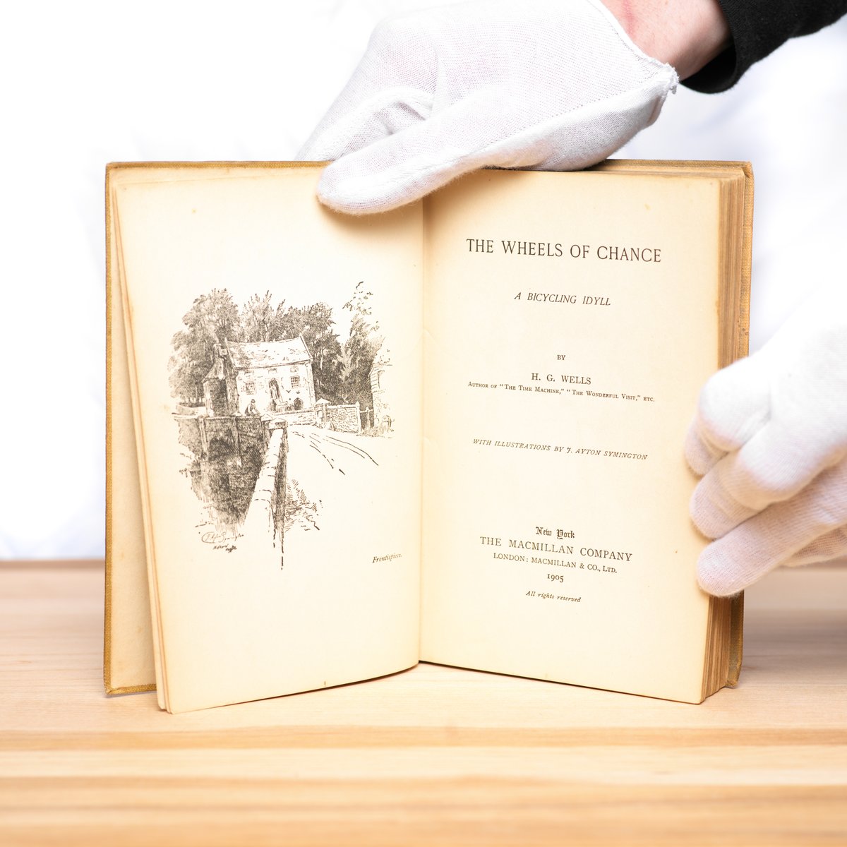 City Lights Bookshop tweet media