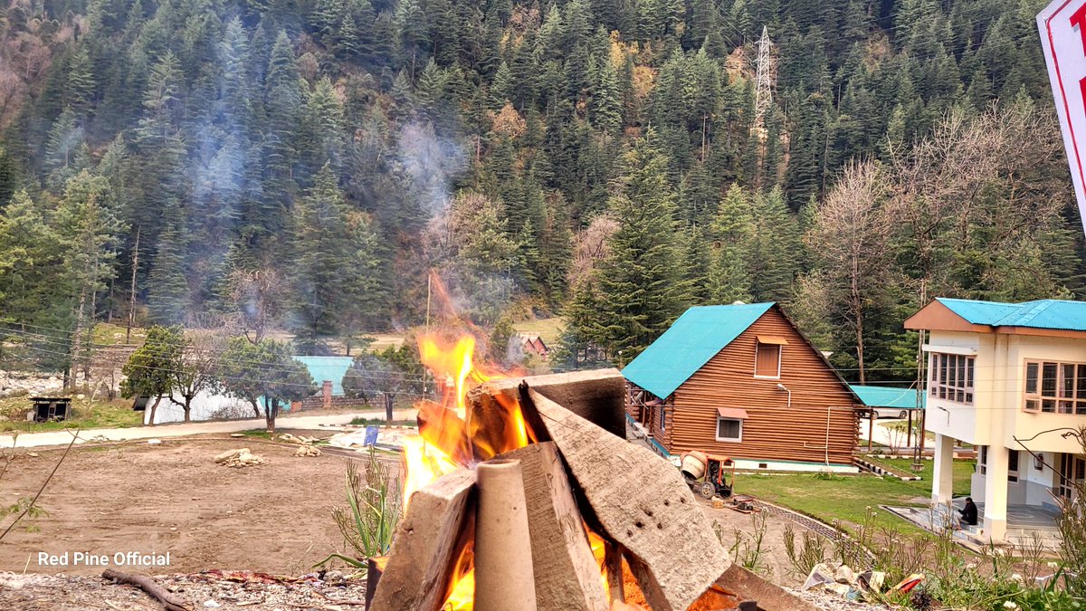 stay_redpine's tweet image. #HPPWD rest House Barot Valley..!!