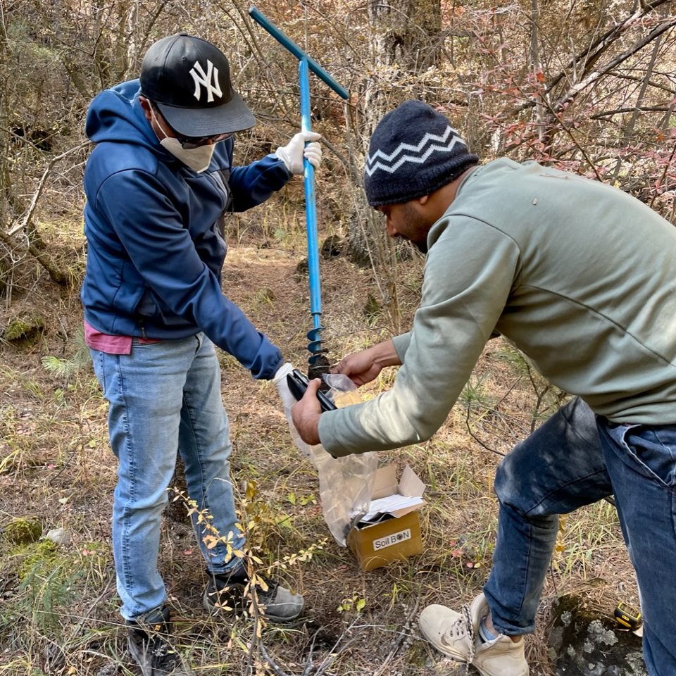 dineshpanday's tweet photo. We provide a regional perspective from #Asia to identify the key issues affecting #soilquality and the steps that can be taken to restore #soilhealth

Details via @GFARforum: https://t.co/TGs6JoppPW

#soilfertility #soilerosion #nutrientmining #soilacidification #soilcarbon #soil https://t.co/xF9SHLn2Cd