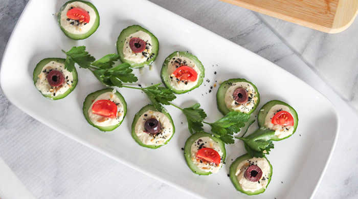 Cucumber Hummus Appetizers simpleandsavory.com/cucumber-hummu…