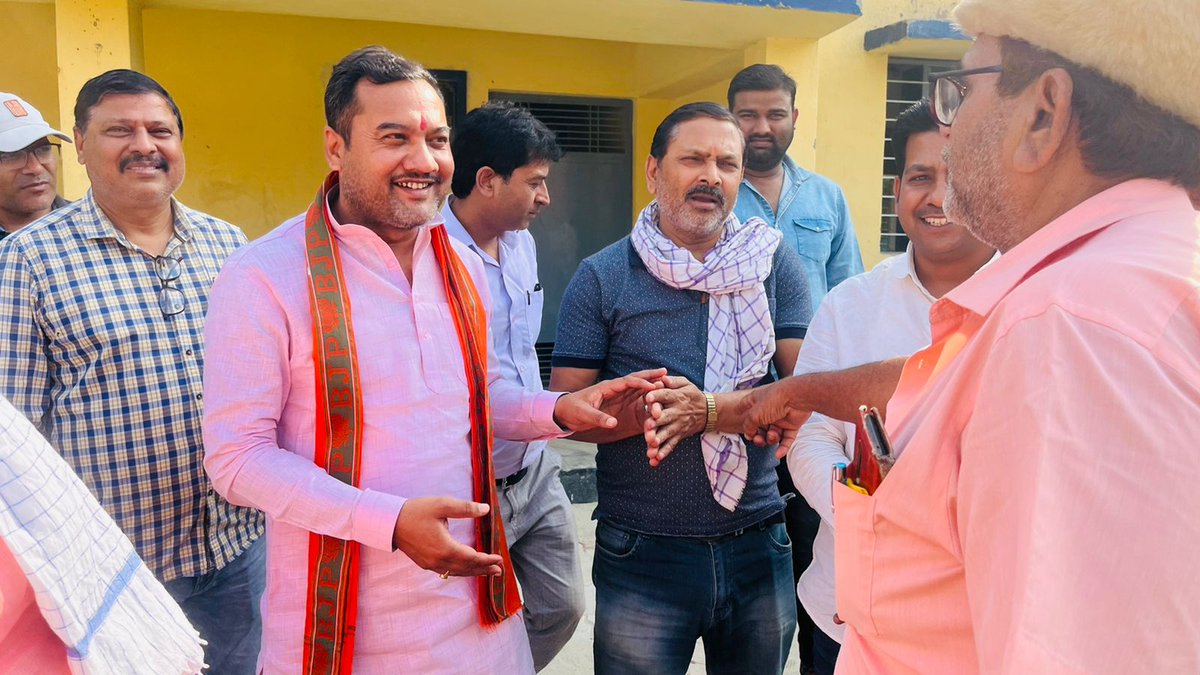 drdharmendrbjp's tweet photo. मैनावती सुखदेव उच्च विद्यालय, सोनपुर सारण में सभी सम्मानित शिक्षकगण से मिल 31 मार्च को प्रथम वरीयता का मतदान देने का आग्रह किया।
#drdharmendrasingh #सारण_शिक्षक_निर्वाचन_क्षेत्र_उपचुनाव2023 #जनसंपर्क #Chapra #Siwan #Gopalganj https://t.co/qp4NLeNCWY