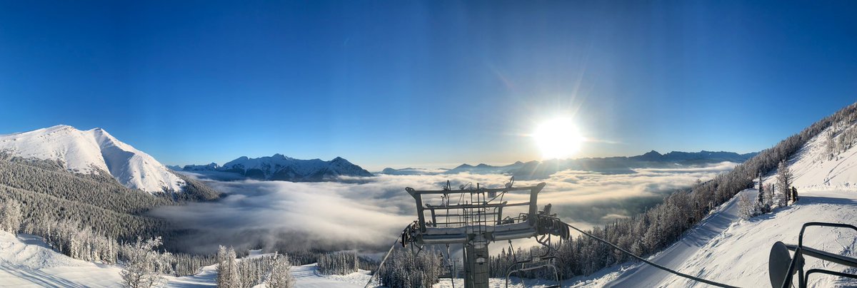 Washed_Up's tweet photo. Beauty #sunrise with some low level, cloud from the top of #GoldExpress @SkiNakiska -11 and a warm day ahead #ShareYourWeather #abstorm #March2023 https://t.co/aa2L4bKqeb
