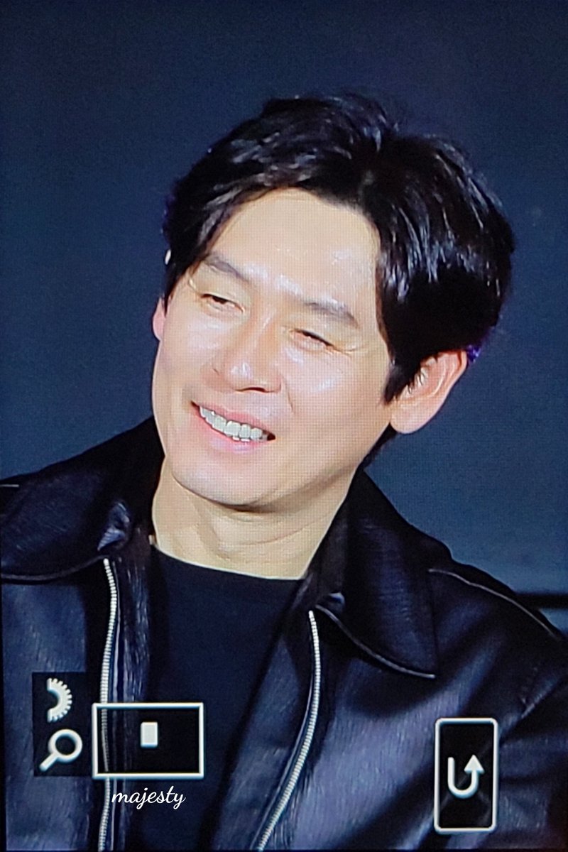 230328 #설경구 #길복순
그렇게 웃지마요 잘생겼으니께