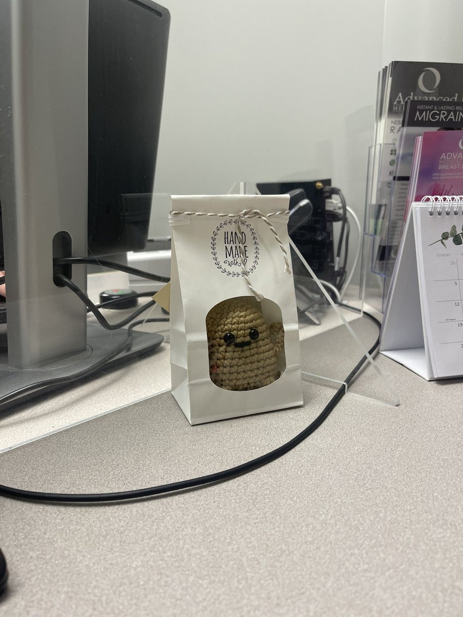 1classyhooker's tweet photo. I joined this FB group Random Acts of Crochet Kindness USA and decided to join in the fun! I had my first mammogram today (yay 40 🎉) &amp; left a little positive potato for someone to find.
Now we wait………

#positivepotato #randomactsofkindness #bekind #crochet #cancerscreening https://t.co/KoHhq8NFpG