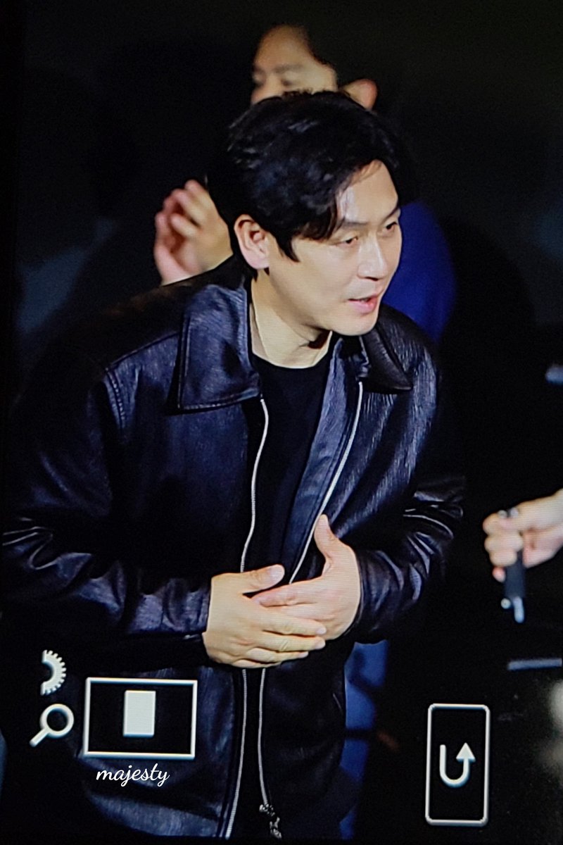 230328 #설경구 #길복순
거의 뭐 유치원생급 예절바름