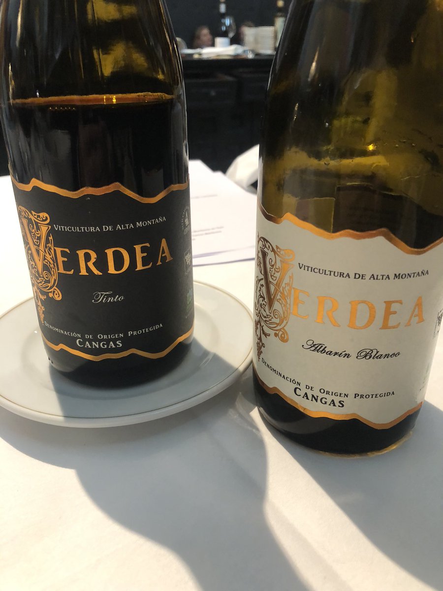 Cocina muy bien Abraham Alonso en el <a href="/paradores/">Paradores de Turismo</a> Monasterio de Corias, en Cangas del Narcea. Almejas salteadas; xarda con botiello, habitas y su caldo (excelente mar y montaña asturiano; carne gobernada, y vinos de Cangas.