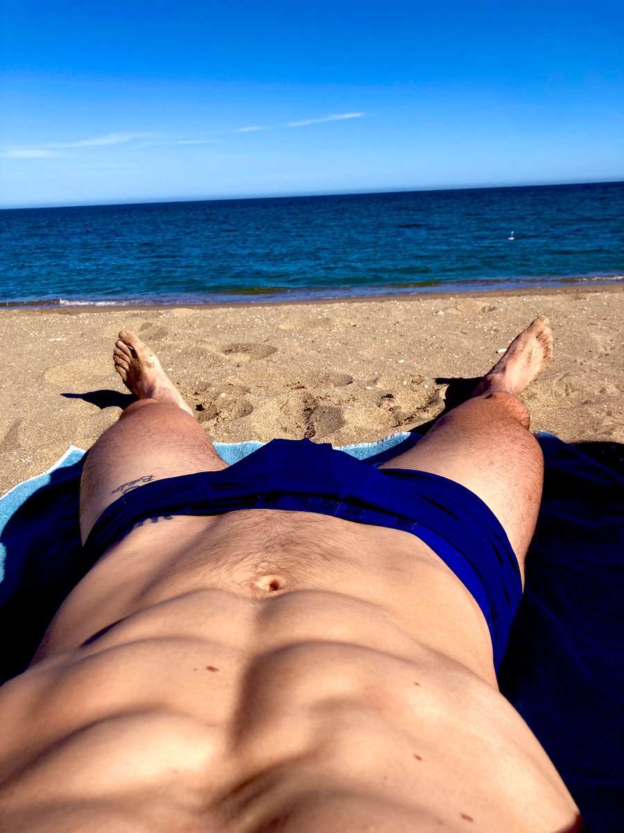 Bube999's tweet photo. Agua, arena y sol.
Más o menos así crecen las plantas, 
Más o menos así me crece el alma.

💪🏽🧠

#primerosbañosdelaño #marzo #energia #morenetesalmonete https://t.co/jTZKjJ2NjC