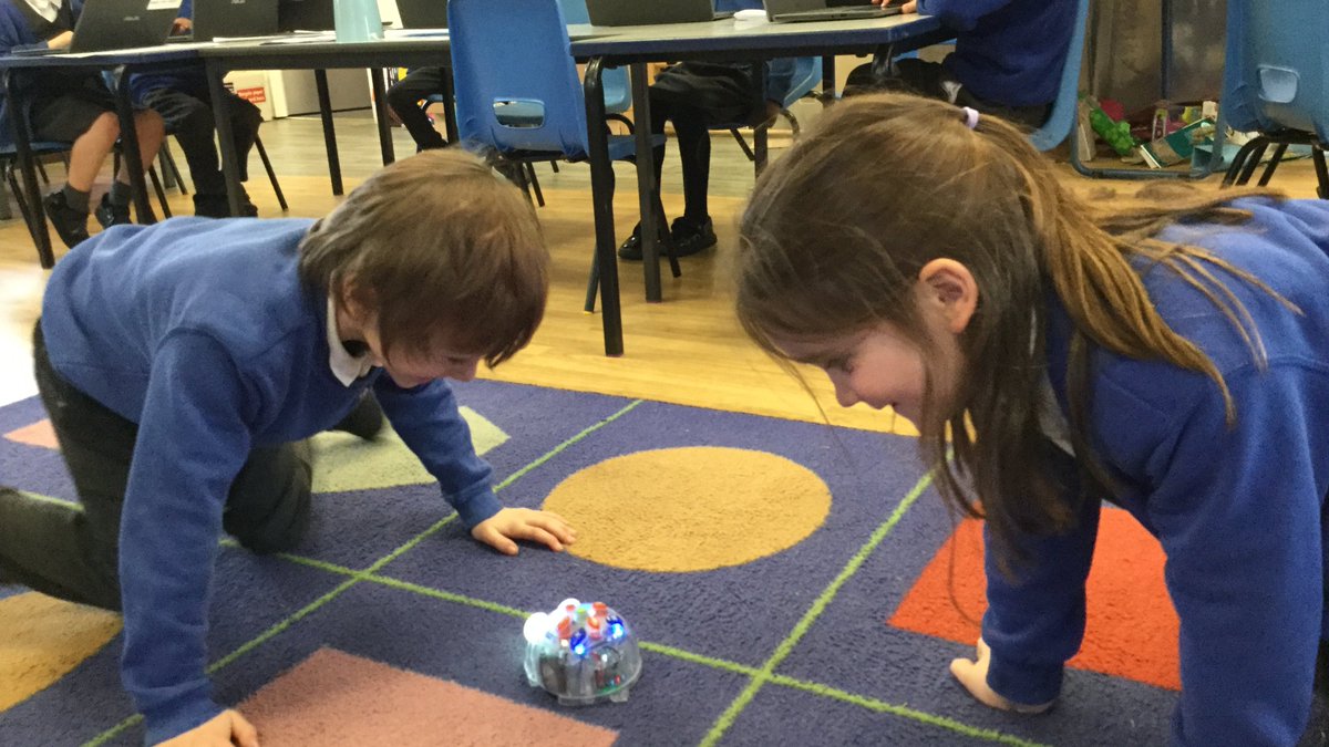 NRInfant's tweet photo. Year 1 had a great afternoon in Computing! https://t.co/cv1ymQjk5H