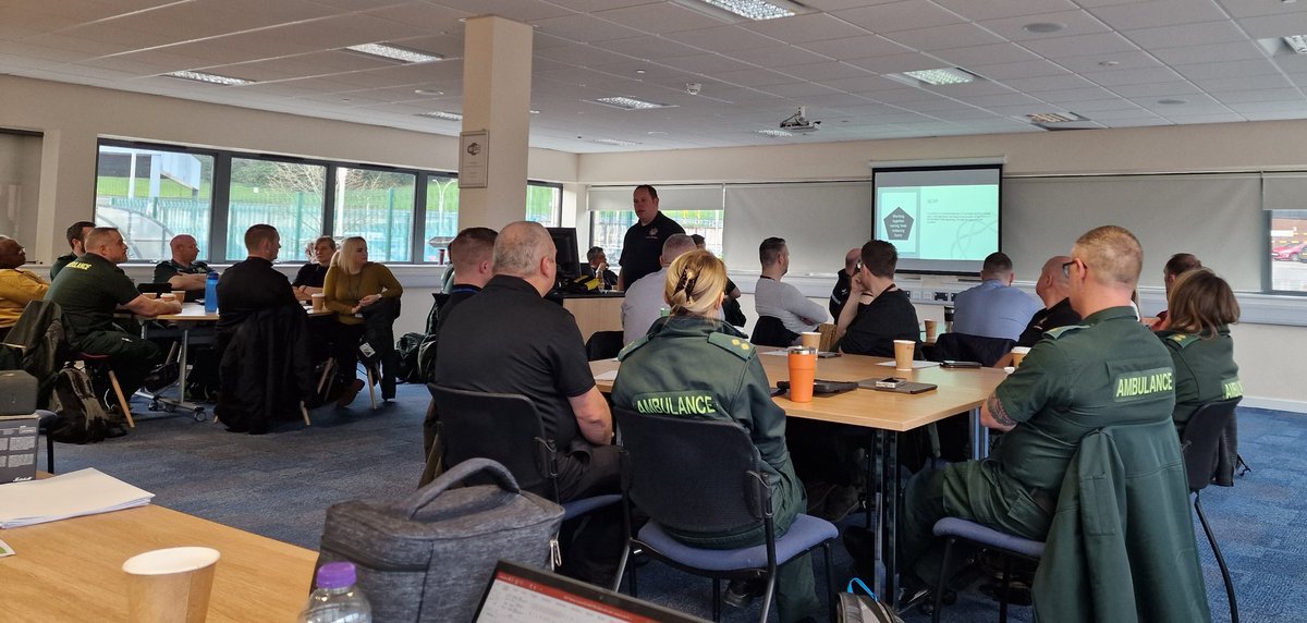 Working towards becoming a JESIP Trainer today with colleagues from 🚓🚑🚒.
Working together
Saving Lives
Reduce Harm 
#AllOneTeam #jesip