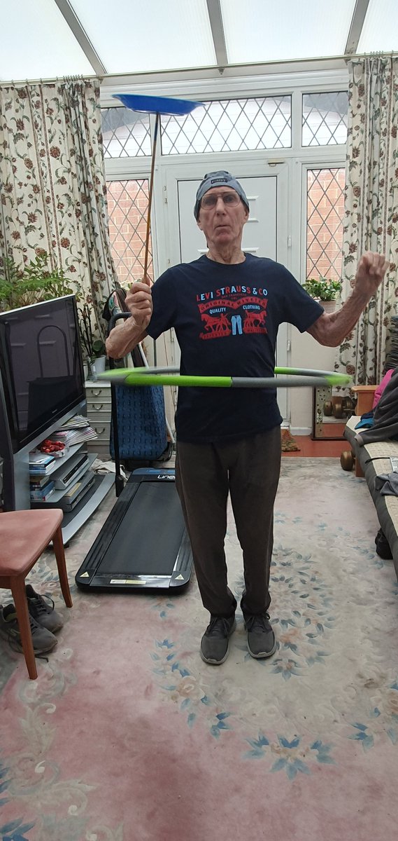 Our participants never cease to amaze us! 
J has enjoyed practicing circus skills for decades, and still juggles, spins plates and hula hoops daily at the age of 91! What a great example of #healthyageing