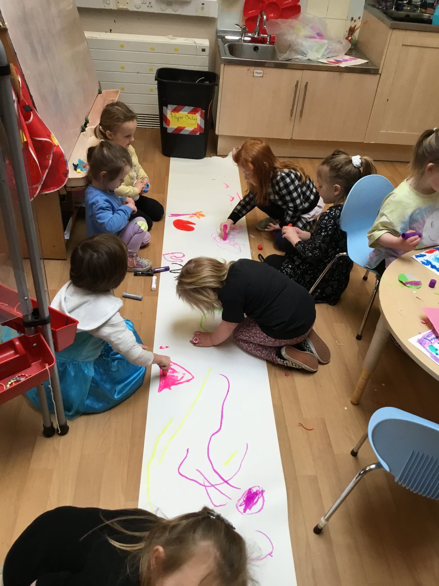 GabrielNursery1's tweet photo. We’ve had lots of fun with our new pencils that got donated by one of our parents. We did a lovely group drawing this afternoon.
#drawing #grouptime #colours https://t.co/ZDD3ujVX2g