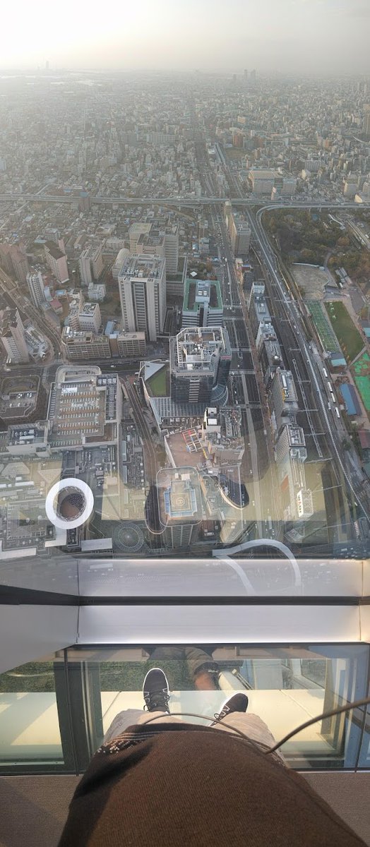 dmbtweet's tweet photo. @alderac It's very peaceful. As you're moving with the wind, you don't feel any and it's silent except for the burners. The basket is chest height so it feels completely safe. Unlike standing on the glass floor of the Harukas 300 observatory in Osaka (tying it back to travel in Japan) https://t.co/YtLUd1d7VN