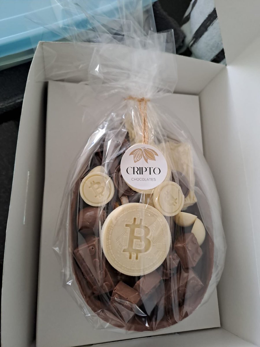 criptochocolate's tweet photo. Queres unas pascuas diferentes? Te dejamos unos huevos Criptos!! #huevos #pascuas @BitcoinAR @Bitcoin @cripto247 #chocolates @Infotechnology @Cronistacom https://t.co/1K14PcjRx2