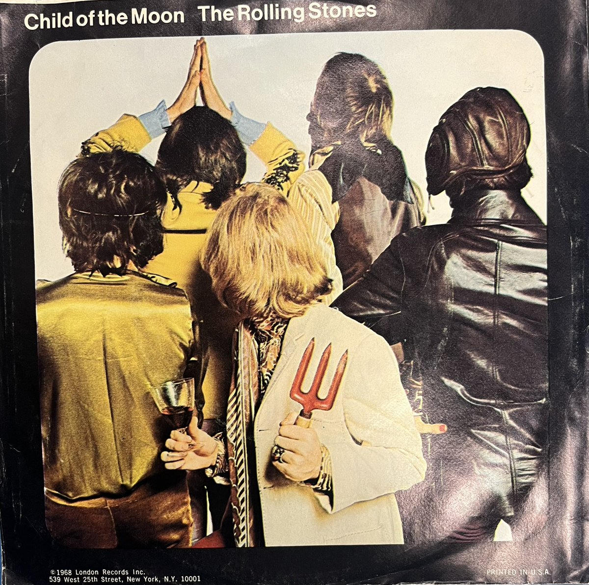 Apotis4stis5's tweet image. Αυτό είναι το σπάνιο εξώφυλλο του δίσκου 45 στροφών που παίξαμε στην εκπομπή , στην #londonrecords , #jumpinjackflash - #therollingstones #mickjagger #keithrichards #brianjones #billwyman #charliewatts !