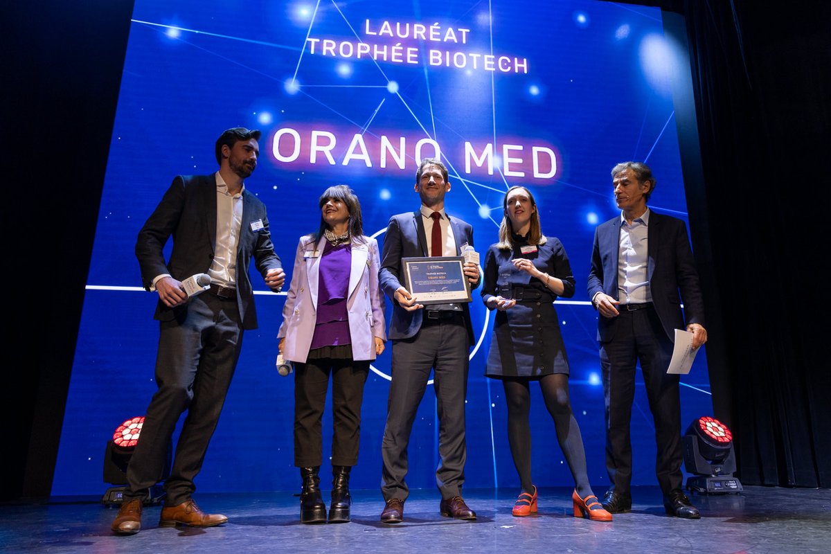 MAGNIFIQUE !   <a href="/OranoMed/">Orano Med</a> a reçu le #Trophée Biotech organisé par <a href="/FranceBiotech/">France Biotech</a> ! Félicitations à toute notre équipe pour les résultats que cela révèle.  Continuons, déjà deux médicaments d’alphathérapie ciblée en essais cliniques, dont une phase 2 bien avancée. #biotech #cancer