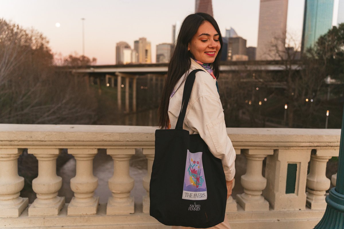 GM💐

Today is a new day to create cool things 🌙

- With love, Sacred.

#totebag #artist #WomenInNFTs #nfts