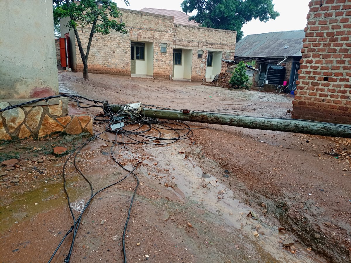 brianpro256's tweet photo. Kindly @UmemeLtd try to use your offices, I found this pole in the morning fallen down called your people, I'm returning back it's still along the way. Nothing has been done and they told me there going to sort it because it's an emergency 🦺. But why @UmemeLtd https://t.co/3o5Irhi6gc