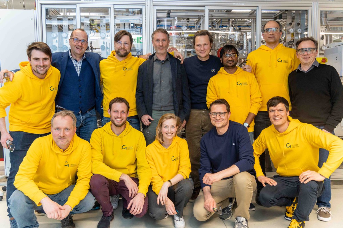 Ooooh how I LOVE what I am doing! 😀