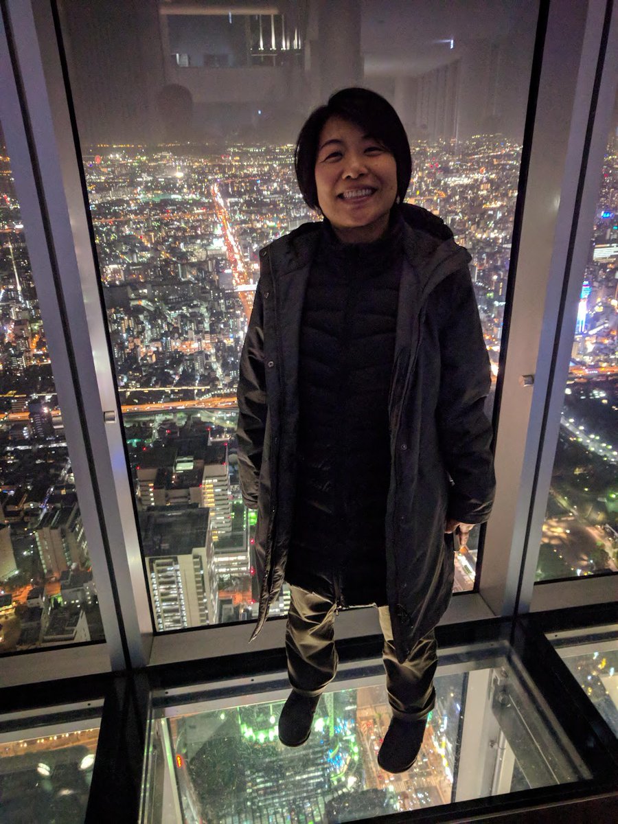 dmbtweet's tweet photo. @alderac It's very peaceful. As you're moving with the wind, you don't feel any and it's silent except for the burners. The basket is chest height so it feels completely safe. Unlike standing on the glass floor of the Harukas 300 observatory in Osaka (tying it back to travel in Japan) https://t.co/YtLUd1d7VN