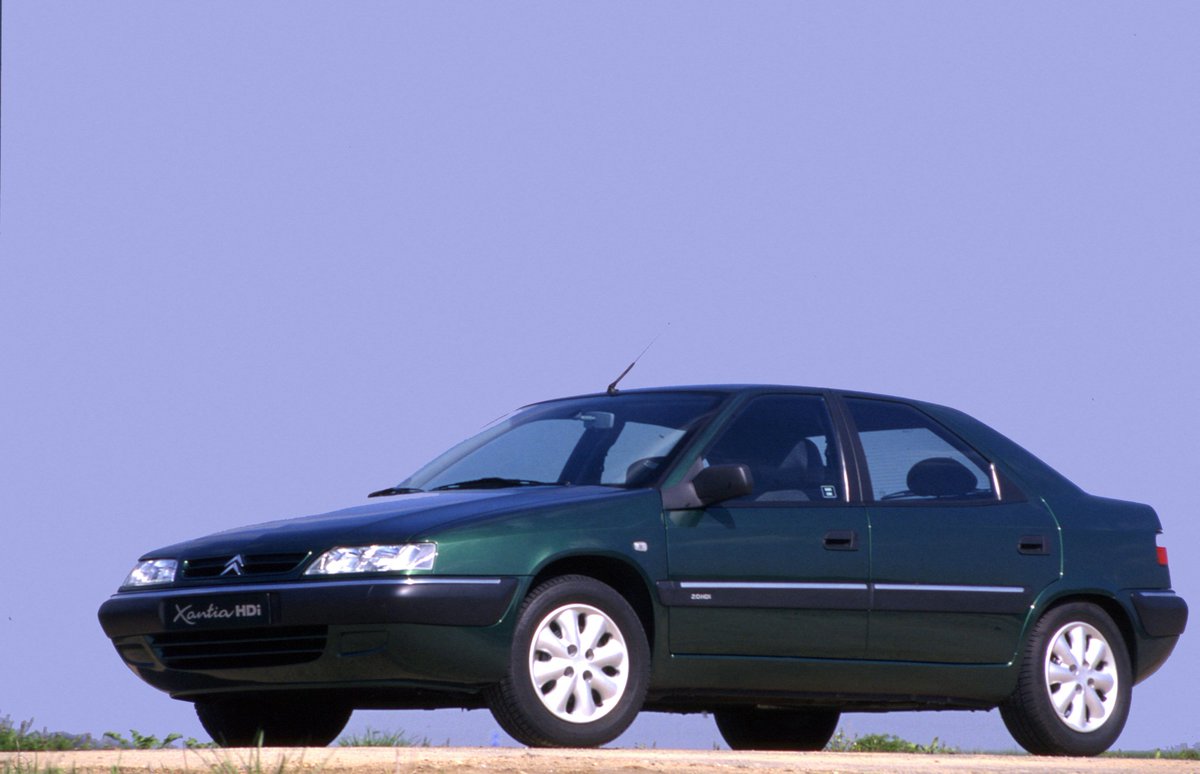 AutomotorSL's tweet photo. Citroën celebra el 30º aniversario del Xantia, lanzado el 4 de marzo de 1993. Con más de 1.300.000 ejemplares fabricados entre 1993 y 2002 en Europa, el Xantia se ha convertido en un modelo emblemático de la historia de Citroën.

#Citroën #Toledo #xantia #citroenxantia https://t.co/3nAdjfuKUb