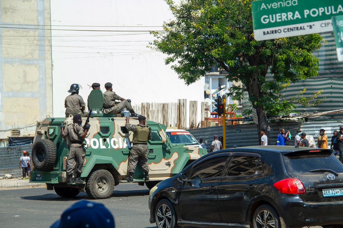 Extremismo violento é também prender alguém por escutar uma música de intervenção social. #ONUMoz #Mozambique #RighToProtest  <a href="/antonioguterres/">António Guterres</a>  <a href="/filipe_nyusi/">Eng. Filipe Nyusi</a> <a href="/UN/">United Nations</a> <a href="/UNHumanRights/">UN Human Rights</a> <a href="/EU_Commission/">European Commission</a>
<a href="/AJEnglish/">Al Jazeera English</a> <a href="/AljazeeraAfrika/">Aljazeera Africa</a>  <a href="/bbcworldservice/">BBC World Service</a>  <a href="/BBCAfrica/">BBC News Africa</a>  <a href="/CNNAfrica/">CNN Africa</a> <a href="/RFIAfrique/">RFI Afrique</a>
